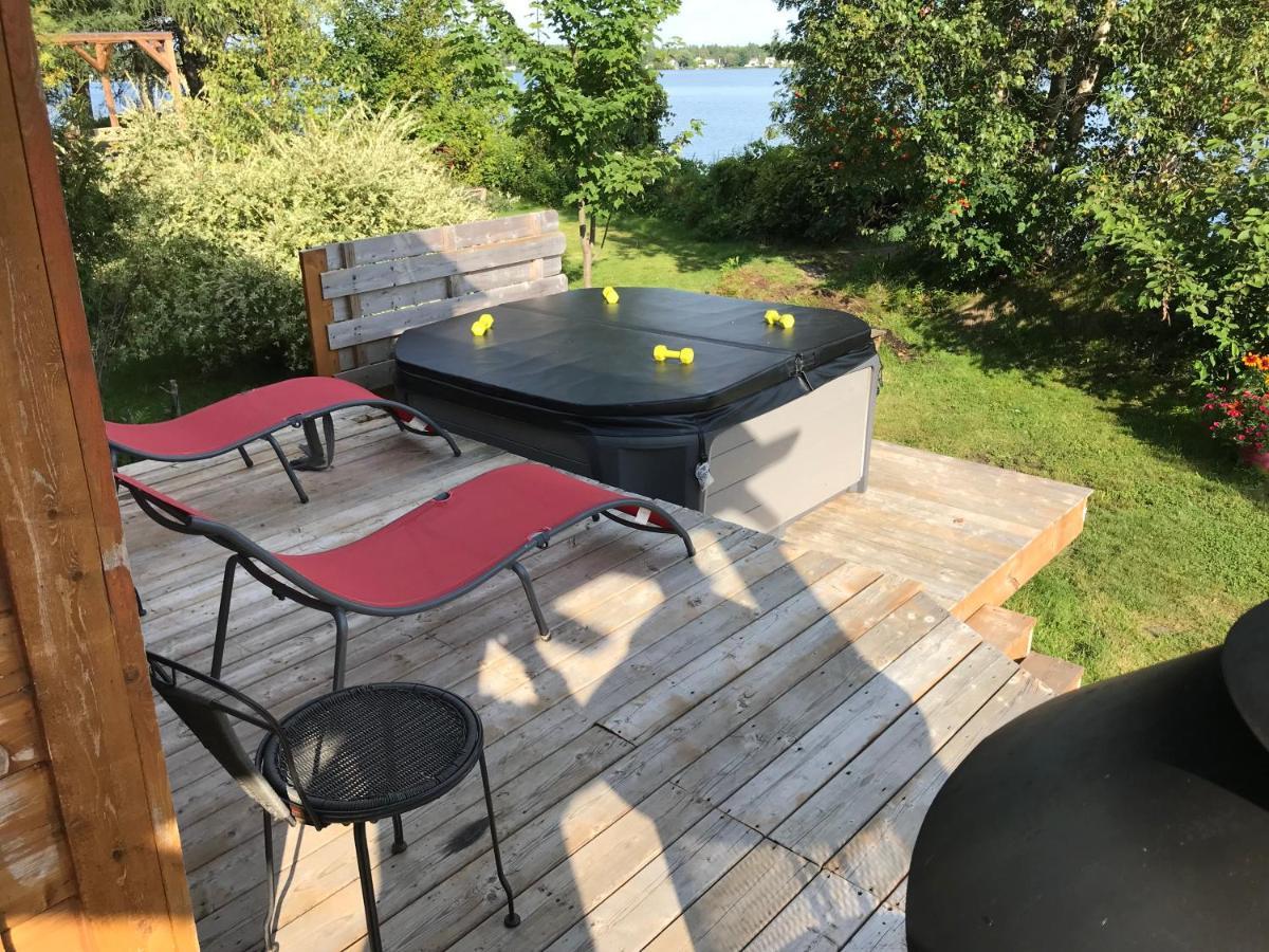 Le Gite Du Lac A La Tortue Herouxville エクステリア 写真